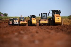 Obra de pavimentação rodoviária para artigo sobre reequilíbrio econômico-financeiro